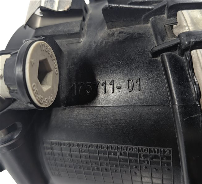 Thumbnail 6: 11-14 BMW X3 F25 FRONT LEFT DRIVER FOG LIGHT DRIVE LAMP (w/ADAPTIVE HEADLIGHTS)
