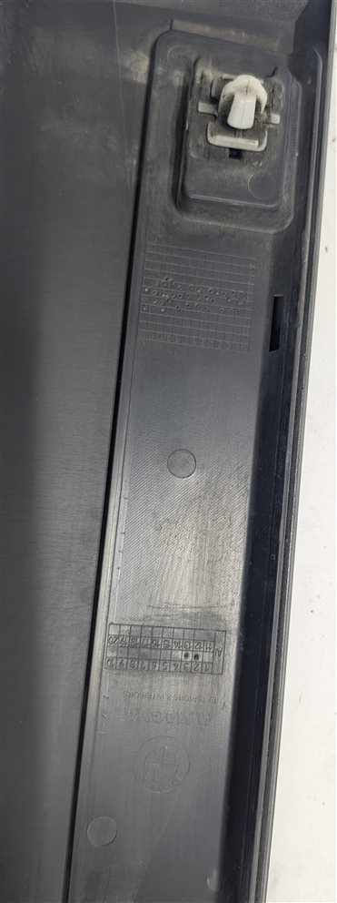 Thumbnail 8: 11-18 BMW X3 X4 F25 F26 FRONT RIGHT LOWER DOOR MOULDING TRIM (w/ M PKG) (Grey)