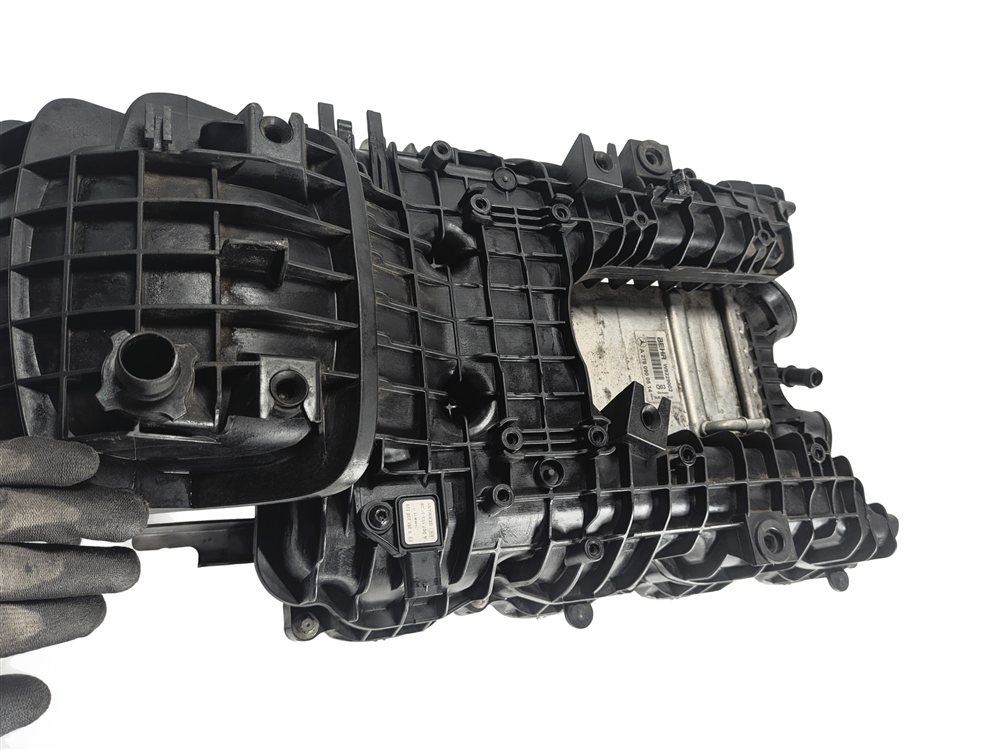 Thumbnail 9: 11-20 MERCEDES E GL ML S W212 W166 W221 X166 4.6L INTAKE MANIFOLD w/ INTERCOOLER