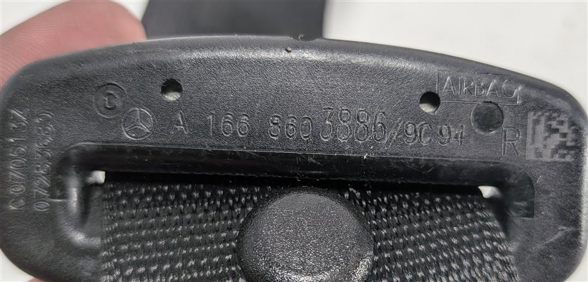 Thumbnail 10: 12-16 MERCEDES GL CLASS (X166) FRONT RIGHT PASSENGER SEATBELT RETRACTOR (Black)