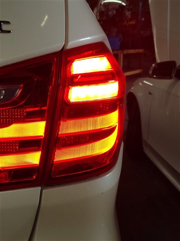 Thumbnail 2: 13-16 MERCEDES GL (X166) REAR RIGHT PASSENGER OUTER TAILLIGHT BRAKE LIGHT LAMP