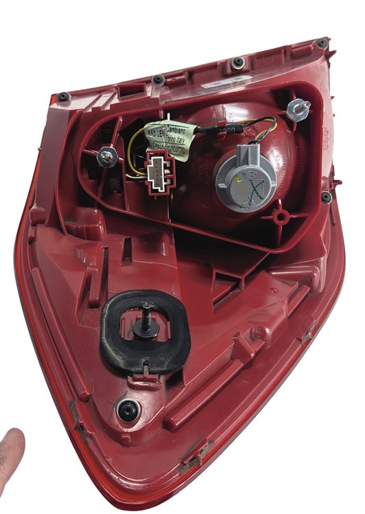 Thumbnail 7: 13-16 MERCEDES GL (X166) REAR RIGHT PASSENGER OUTER TAILLIGHT BRAKE LIGHT LAMP