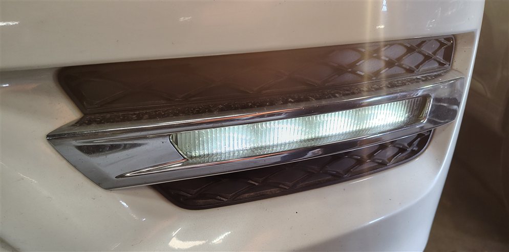 Thumbnail 2: 2013-2016 MERCEDES GL350 GL450 (X166) LEFT FRONT DRIVER DRL FOGLIGHT LAMP
