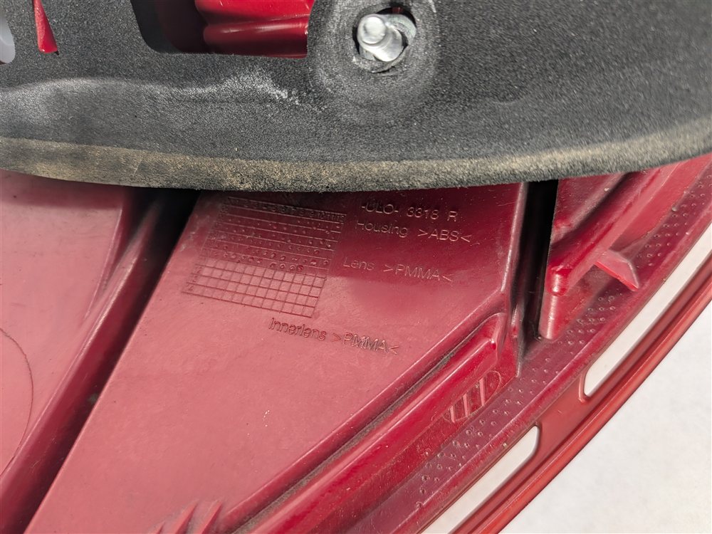Thumbnail 12: 08-11 MERCEDES C250 C300 C350 (W204) RIGHT REAR TAILLIGHT BRAKE LIGHT LAMP