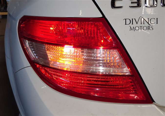 Thumbnail 2: 08-11 MERCEDES C250 C300 C350 (W204) LEFT QUARTER PANEL TAIL LIGHT INCANDESCENT