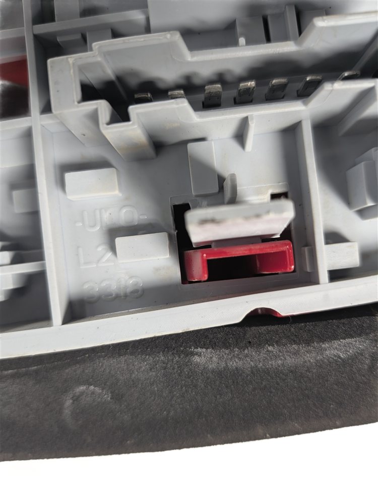 Thumbnail 4: 08-11 MERCEDES C250 C300 C350 (W204) LEFT QUARTER PANEL TAIL LIGHT INCANDESCENT