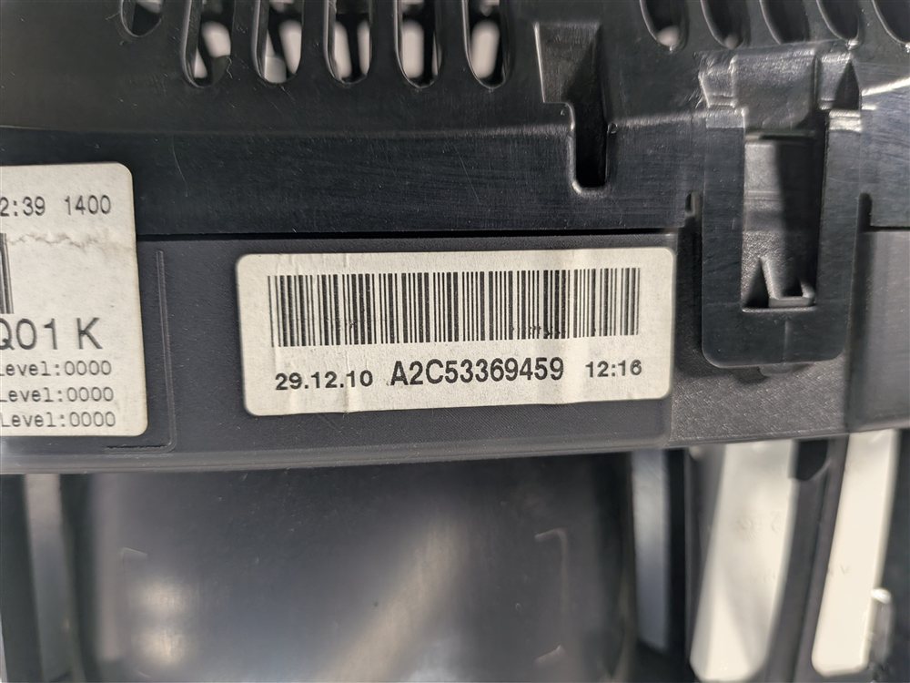Thumbnail 9: 2011 MERCEDES BENZ C300 C350 GLK350 (W204 X204) SPEEDOMETER GAUGE CLUSTER (161k)