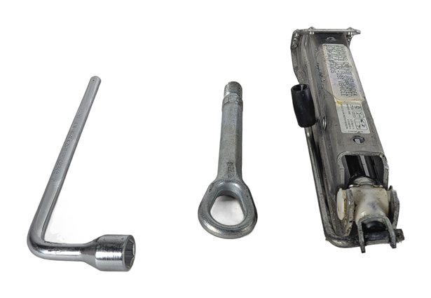 2011 MERCEDES C300 (W204) EMERGENCY SPARE TIRE LIFT SCISSOR JACK w/ TOOL KIT
