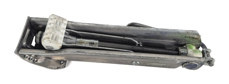 Thumbnail 6: 2011 MERCEDES C300 (W204) EMERGENCY SPARE TIRE LIFT SCISSOR JACK w/ TOOL KIT