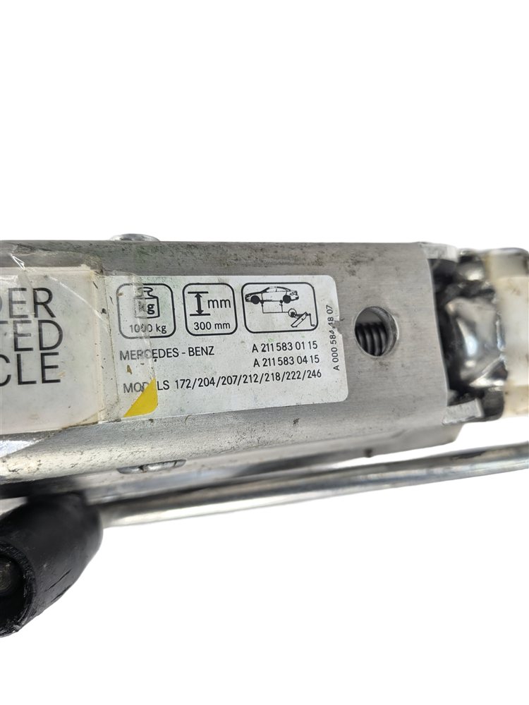 Thumbnail 8: 2011 MERCEDES C300 (W204) EMERGENCY SPARE TIRE LIFT SCISSOR JACK w/ TOOL KIT