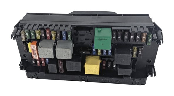 Thumbnail 6: 2011 MERCEDES C300 (W204) 3.0L FRONT SAM SIGNAL ACQUISITION FUSE RELAY BOX