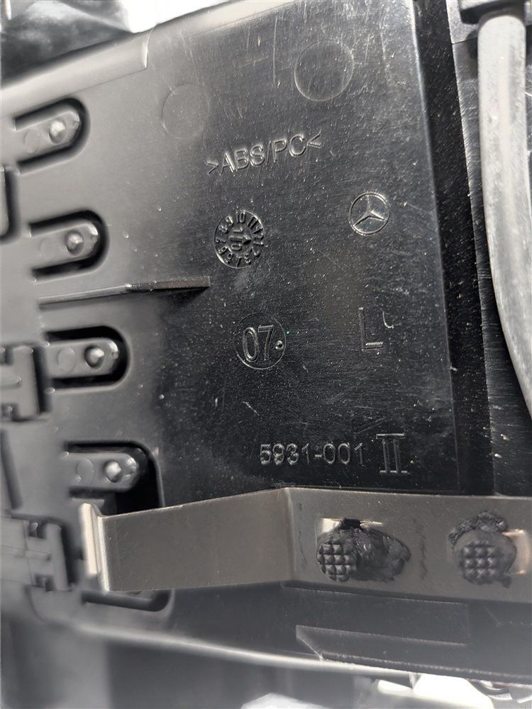 Thumbnail 10: 2011 MERCEDES C300 (W204) FRONT CENTER DASH AIR AC VENT w/HAZARD SWITCH (Black)
