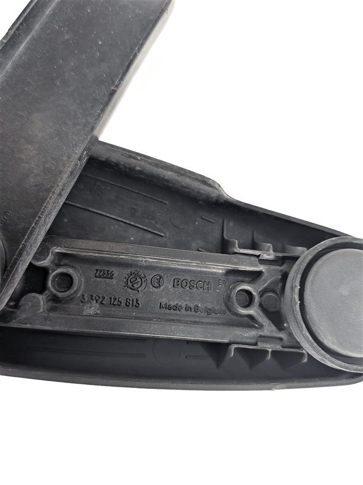 Thumbnail 6: 09-13 MERCEDES C250 C300 C350 C63 AMG (W204) FRONT WINDSHIELD WIPER ARM SET/2