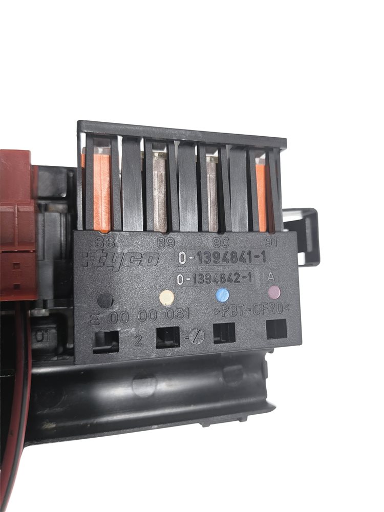 Thumbnail 8: 2010 MERCEDES GL450 (X164) 4.6L BATTERY PRE FUSE POWER DISTRIBUTION JUNCTION BOX