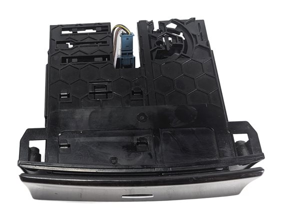 Thumbnail 2: 2010 MERCEDES GL450 (X164) CENTER CONSOLE ASHTRAY w/CIGARETTE LIGHTER SOCKET