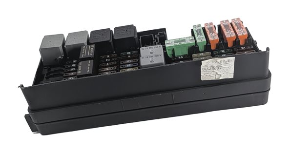Thumbnail 4: 2010 MERCEDES GL450 (X164) 4.6L REAR SIGNAL ACQUISITION SAM FUSE RELAY BOX