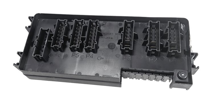 Thumbnail 6: 2010 MERCEDES GL450 (X164) 4.6L REAR SIGNAL ACQUISITION SAM FUSE RELAY BOX