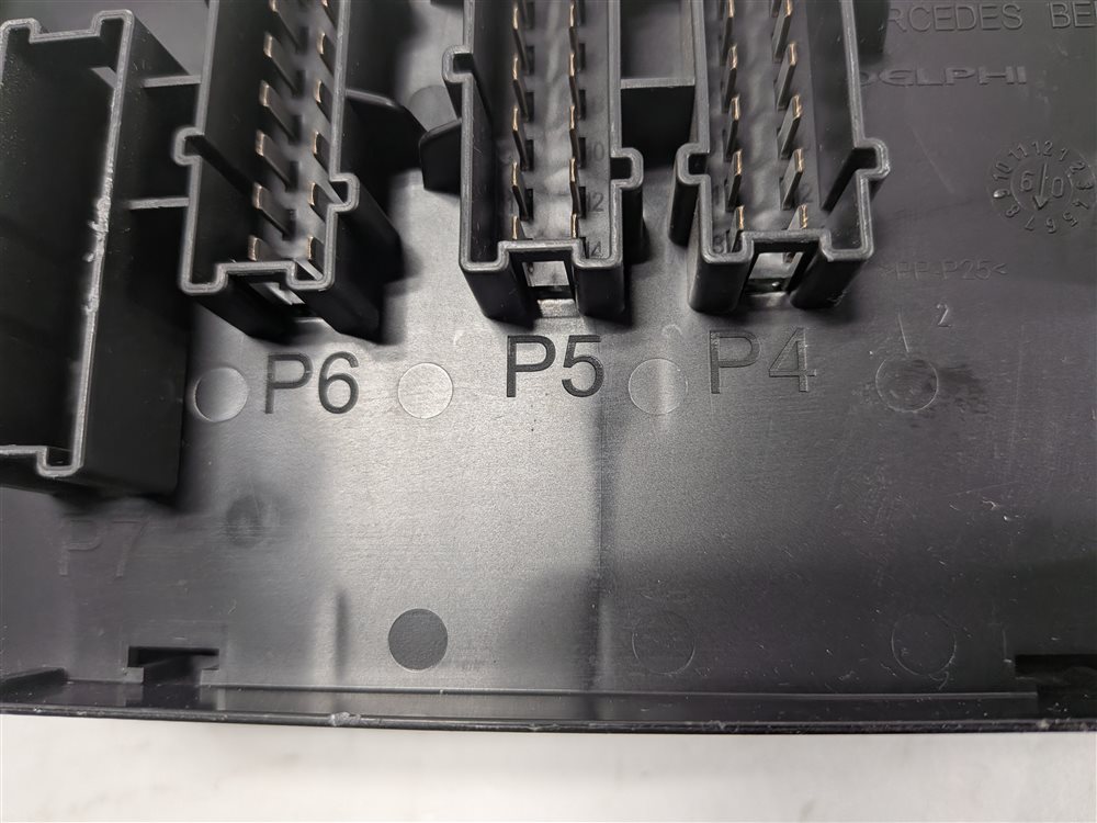 Thumbnail 8: 2010 MERCEDES GL450 (X164) 4.6L REAR SIGNAL ACQUISITION SAM FUSE RELAY BOX