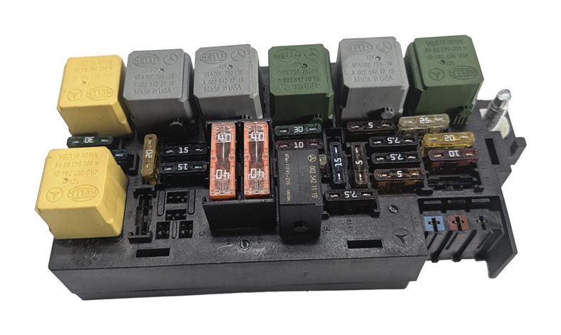 08-13 MERCEDES GL320 GL350 GL450 GL550 ML350 (W251 X164 W164) ENGINE FUSE BOX