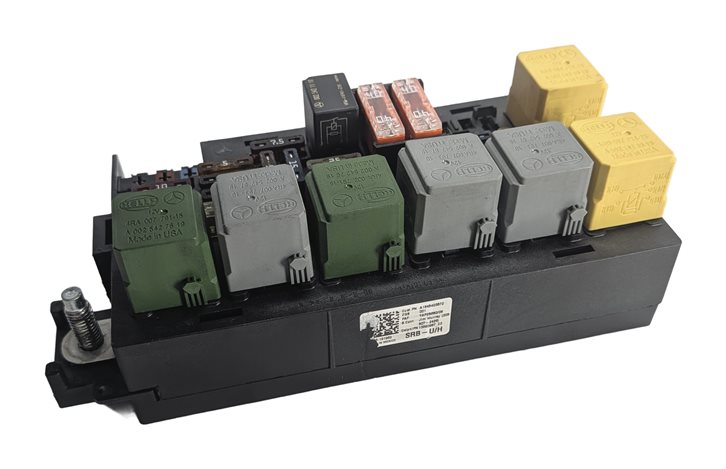 Thumbnail 4: 08-13 MERCEDES GL320 GL350 GL450 GL550 ML350 (W251 X164 W164) ENGINE FUSE BOX