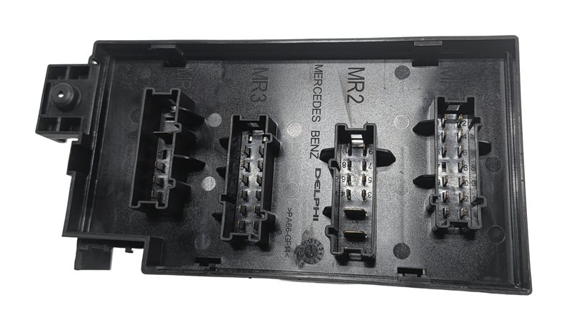 Thumbnail 6: 08-13 MERCEDES GL320 GL350 GL450 GL550 ML350 (W251 X164 W164) ENGINE FUSE BOX