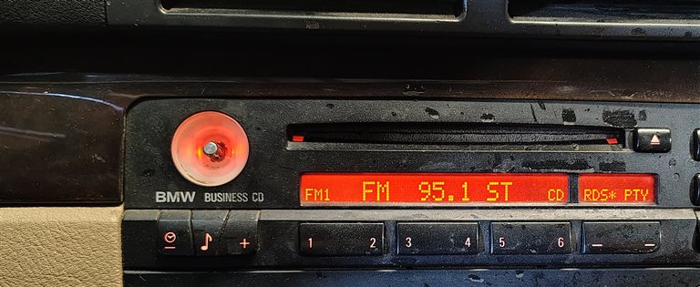Thumbnail 2: 2002-2006 BMW 320i 325i 330i M3 (E46) AM/FM RADIO STEREO RECEIVER w/ CD PLAYER