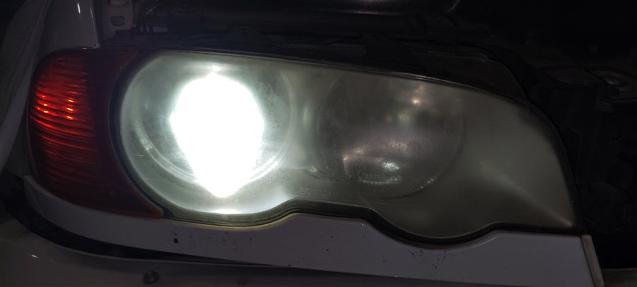 Thumbnail 2: 2002-2003 BMW 330Ci (E46) FRONT RIGHT XENON HID HEADLIGHT TITANIUM w/BALLAST
