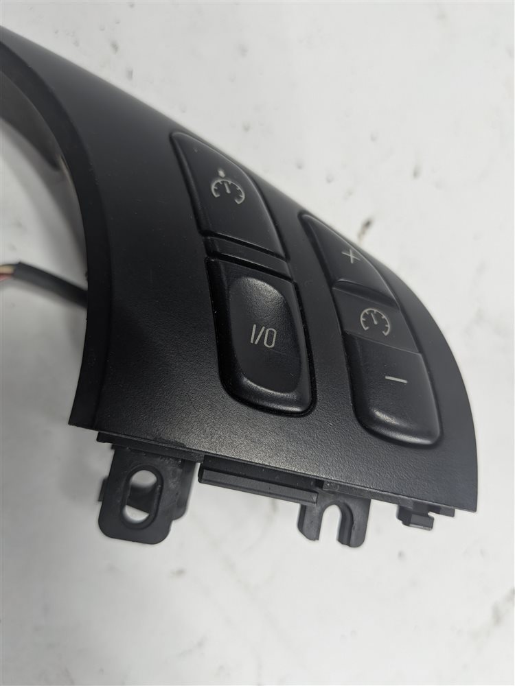 Thumbnail 7: 2002 BMW 330CI (E46) STEERING WHEEL MULTIFUNCTION CONTROL SWITCH SET/2 w/TRIM