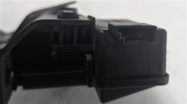 Thumbnail 7: 2002 BMW 330CI (E46) REAR TRUNK LID LOCK LATCH RELEASE ACTUATOR MOTOR
