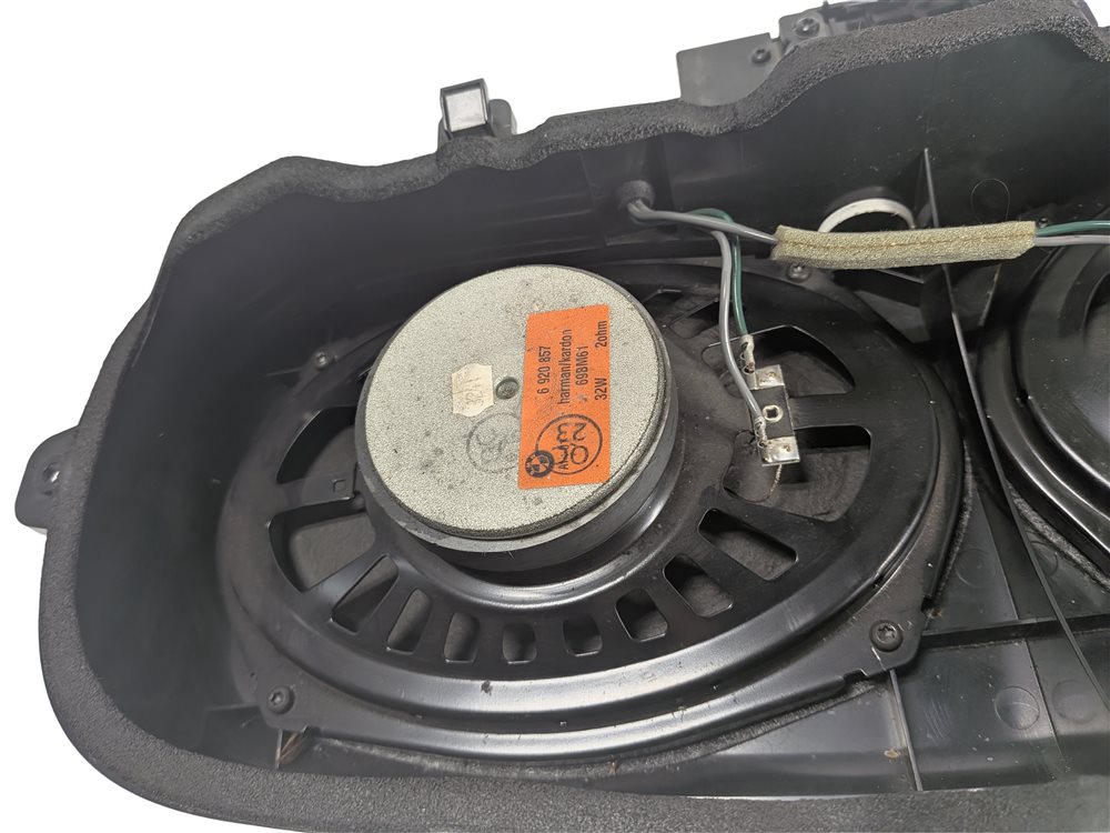 Thumbnail 8: 2002 BMW 330CI (E46) HARMAN KARDON SUBWOOFER SPEAKER BOX AMPLIFIER AMP MODULE