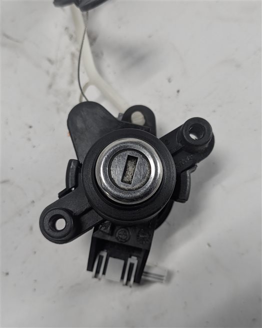 Thumbnail 6: 2002 BMW 330CI (E46) TRUNK LID DECKLID LOCK CYLINDER w/BOWDEN CABLE ROD