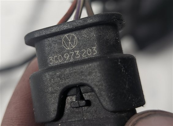 Thumbnail 4: 2011 AUDI A8 (D4 4H) REAR PARK ASSIST PDC SENSORS SET/4 w/WIRE HARNESS (Black)