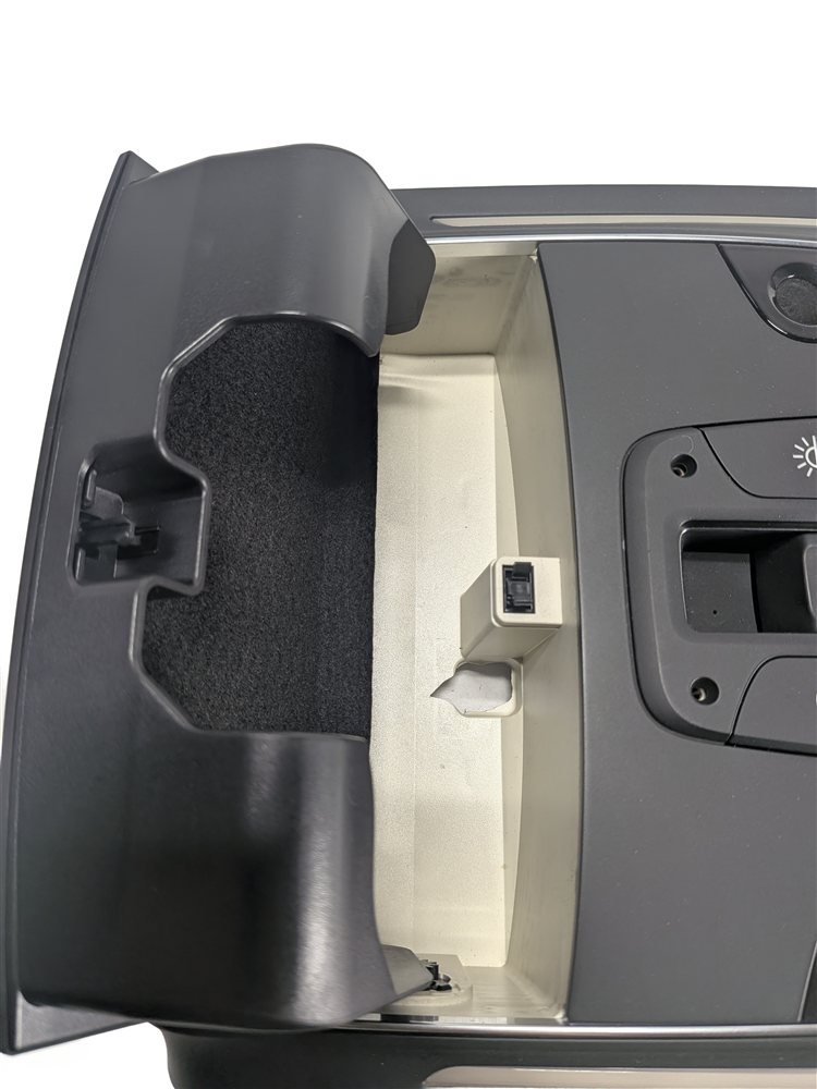 Thumbnail 8: 2011 AUDI A8 (D4 4H) FRONT INTERIOR OVERHEAD ROOF DOME COURTESY LIGHT (Black)