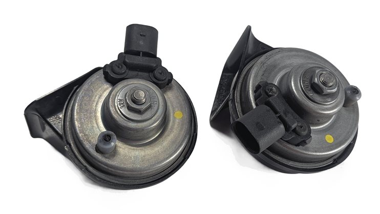 Thumbnail 6: 2011-2016 BMW 528i 535i 535iGT 550i 550iGT M5 (F10 F07) HIGH & LOW TONE HORN SET
