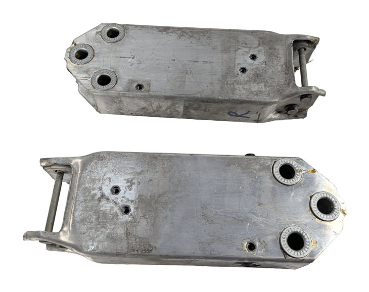 Thumbnail 7: 2011 BMW 535i (F10) FRONT LEFT & RIGHT BUMPER SUPPORT MOUNT GUIDE BRACKET SET/2