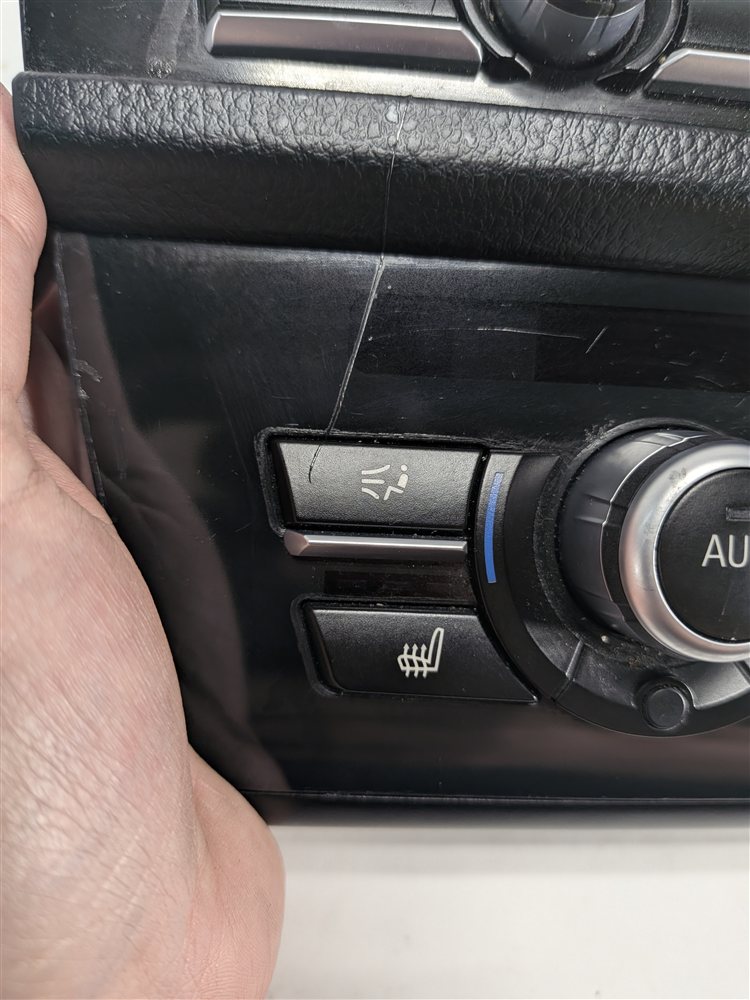 Thumbnail 9: 11-16 BMW 5 M5 SERIES (F10) HEATER A/C TEMPERATURE & RADIO CONTROL PANEL (BLACK)