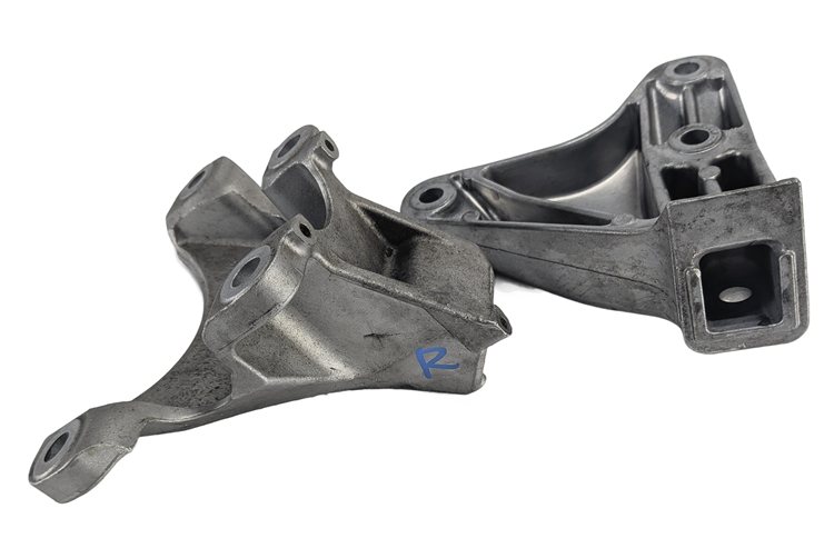 Thumbnail 3: 2014 BMW 535I (F10) 3.0L (N55) ENGINE LEFT & RIGHT MOTOR MOUNT BRACKET SET/2