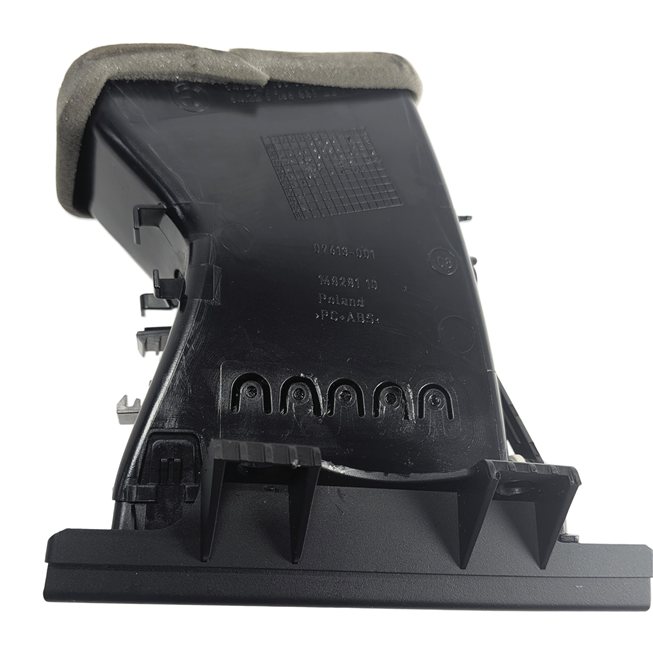 Thumbnail 6: 2014 BMW 535I (F10) FRONT LEFT DRIVER DASH HEAT AIR AC VENT (Black)