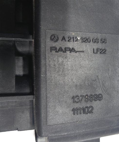 Thumbnail 6: 2012 MERCEDES GL450 (X164) AIR RIDE SUSPENSION VALVE BLOCK SOLENOID MANIFOLD