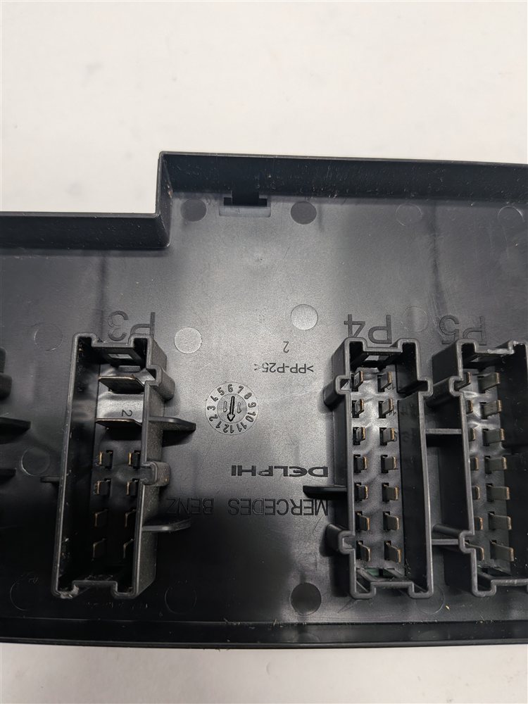 Thumbnail 5: 2012 MERCEDES GL450 (X164) 4.6L INTERIOR CABIN FUSE BOX RELAY CARRIER BLOCK