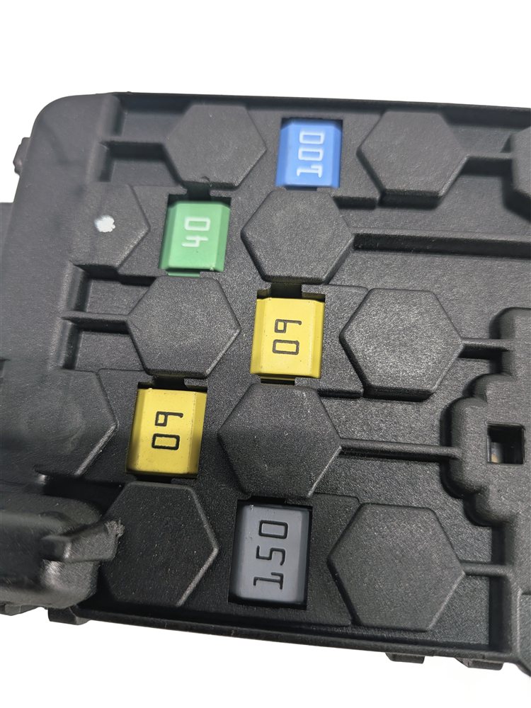 Thumbnail 5: 2012 MERCEDES GL450 (X164) 4.6L FUSE RELAY POWER JUNCTION BOX BLOCK CARRIER