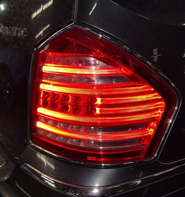 Thumbnail 2: 2010-2012 MB GL350 GL450 GL550 (X164) RIGHT PASSENGER TAILLIGHT BRAKE LIGHT LAMP