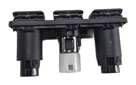 Thumbnail 4: 2018 LAND ROVER DISCOVERY SPORT L550 REAR CONSOLE DUAL USB PORT 12V POWER OUTLET