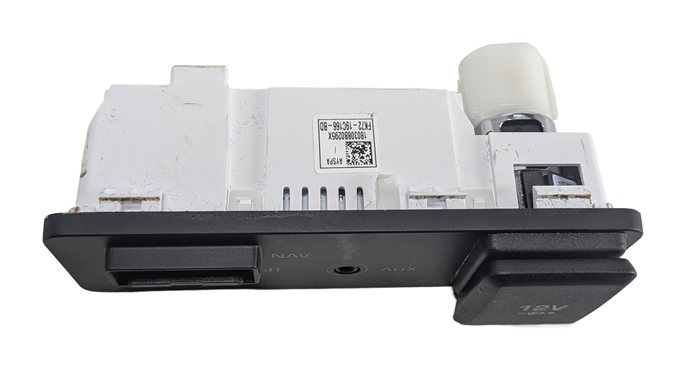 Thumbnail 3: 2018 LAND ROVER DISCOVERY SPORT (L550) CENTER CONSOLE USB AUX 12V POWER SOCKET