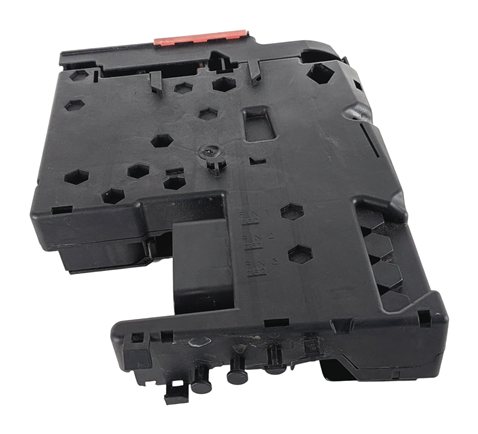 Thumbnail 4: 2015 MERCEDES E400 C207 3.0L POSITIVE BATTERY TERMINAL POWER DISTRIBUTION BLOCK