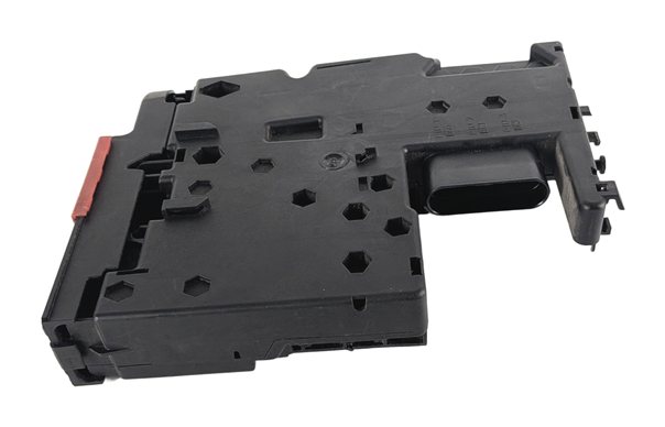 Thumbnail 5: 2015 MERCEDES E400 C207 3.0L POSITIVE BATTERY TERMINAL POWER DISTRIBUTION BLOCK