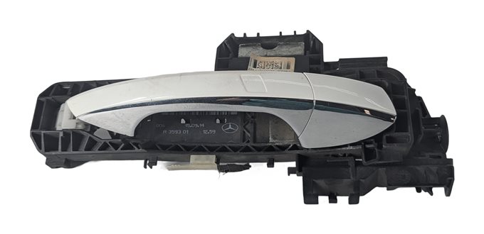 10-16 CLA E GLK A207 C207 C117 X204 RIGHT FRONT KEYLESS GO DOOR HANDLE (White)