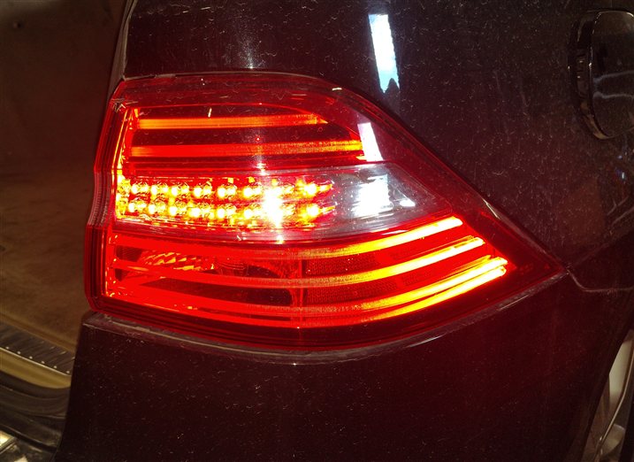 Thumbnail 2: 12-15 MERCEDES ML-CLASS (W166) REAR RIGHT PASSENGER LED TAILLIGHT BRAKE LIGHT