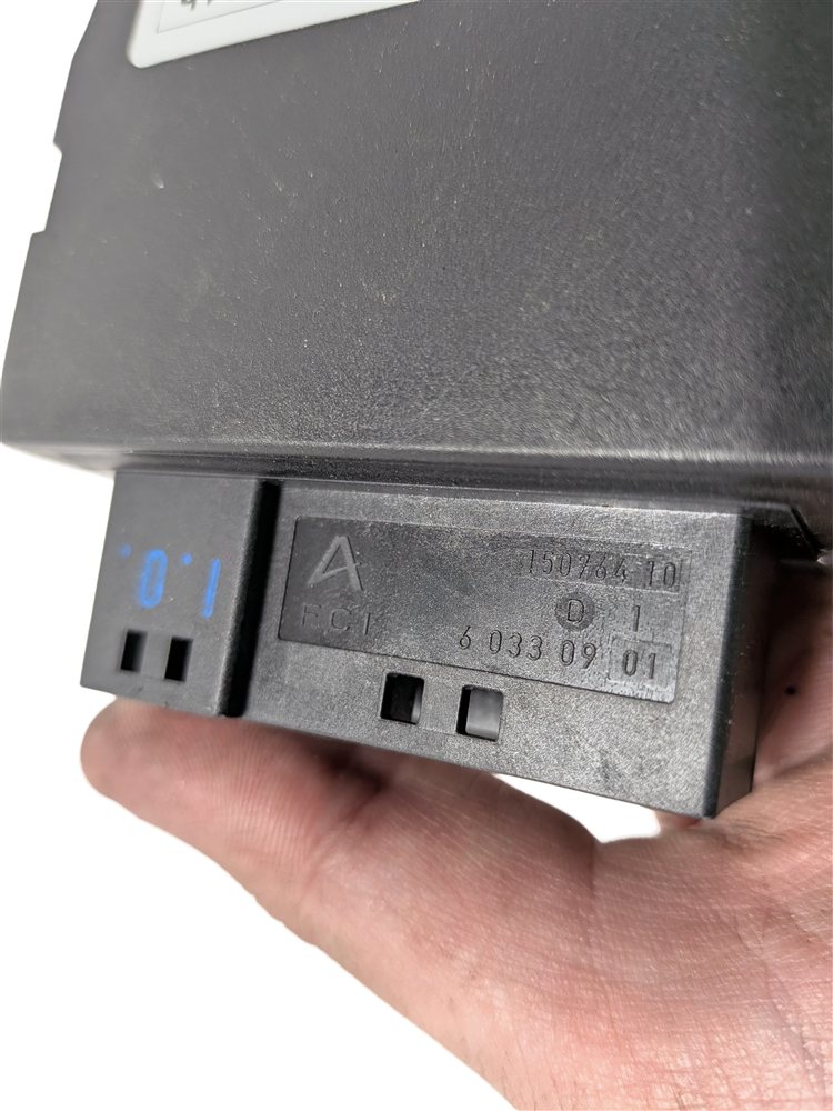 Thumbnail 7: 2006 BMW Z4 (E85/E86) FUEL PUMP CONTROL MODULE COMPUTER EKPS RELAY
