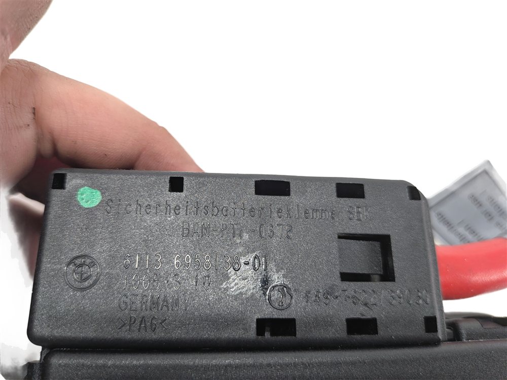 Thumbnail 6: 2006 BMW Z4 (E85/E86) 3.0L POSITIVE BATTERY SAFETY TERMINAL CABLE ASSEMBLY